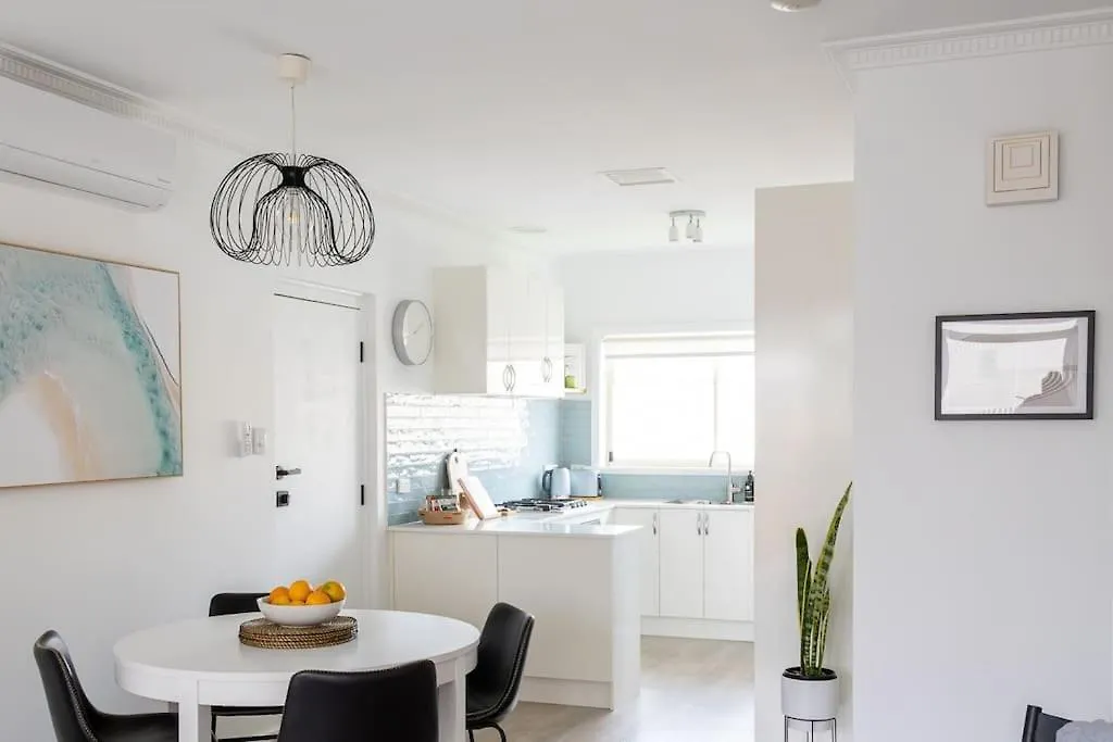 Apartment Casa Del Soul, On The Beach, Steps To Henley Square! Henley Beach South