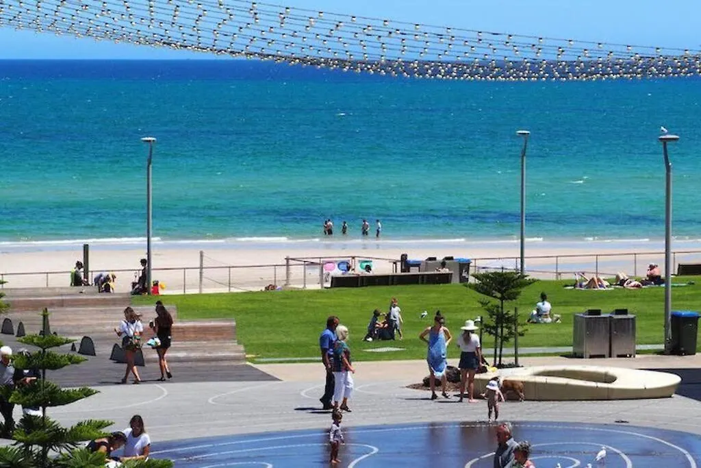 Apartment Casa Del Soul, On The Beach, Steps To Henley Square! Henley Beach South Australia